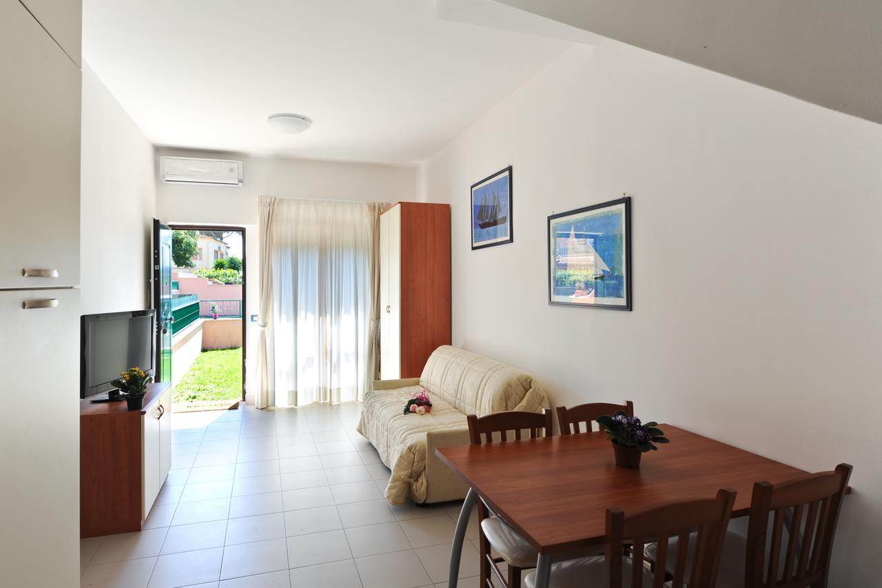 산타 세베라 La Perla Del Tirreno 아파트 외부 사진